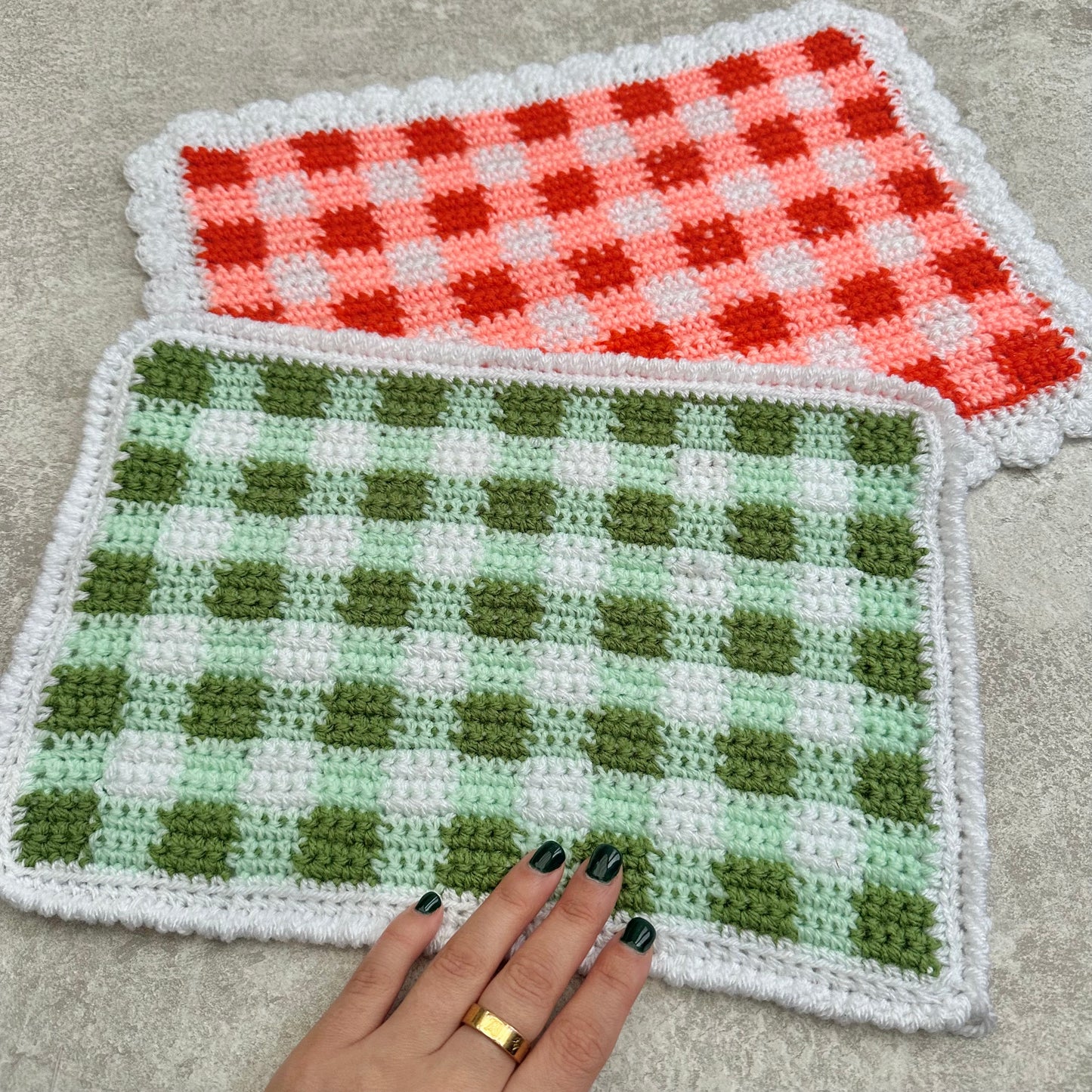 Gingham Scallop Edge Desk Mat
