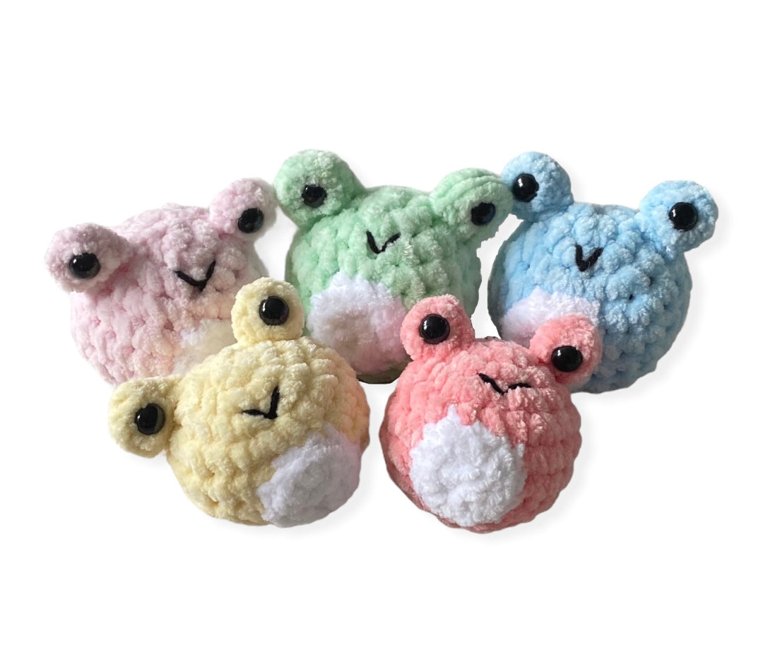 Frog Stress Ball Amigurumi Crochet Plush, Amigurumi Frog, Crochet Frog -   UK