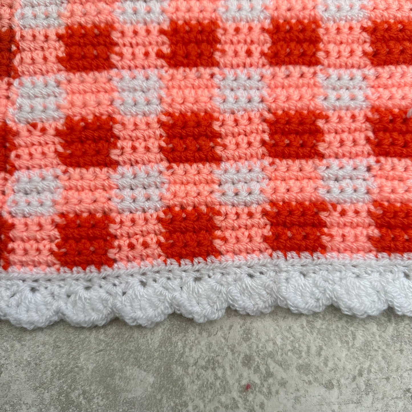 Gingham Scallop Edge Desk Mat